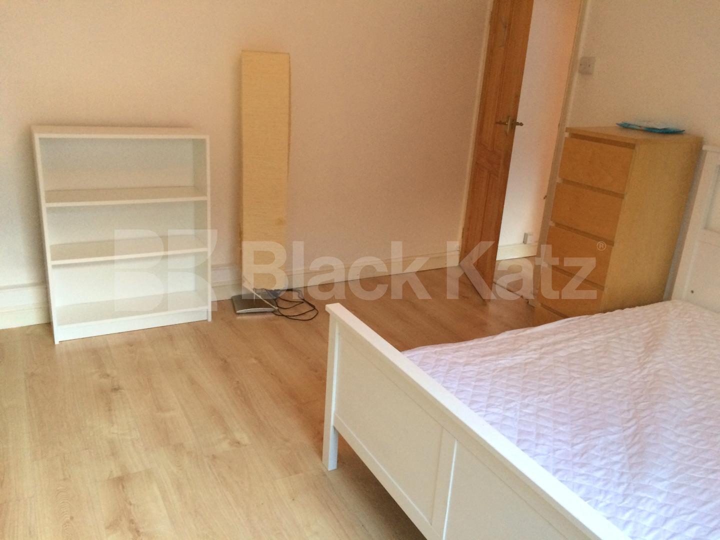 			LET, 2 Bedroom, 1 bath, 1 reception Apartment			 East Street , Elephant and Castle